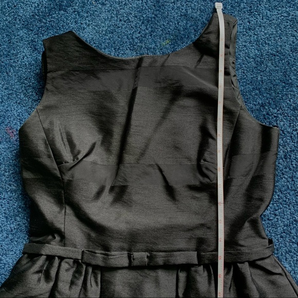 EUC TAYLOR DRESSES Button Back Fit and Flare Dress - Picture 12 of 13